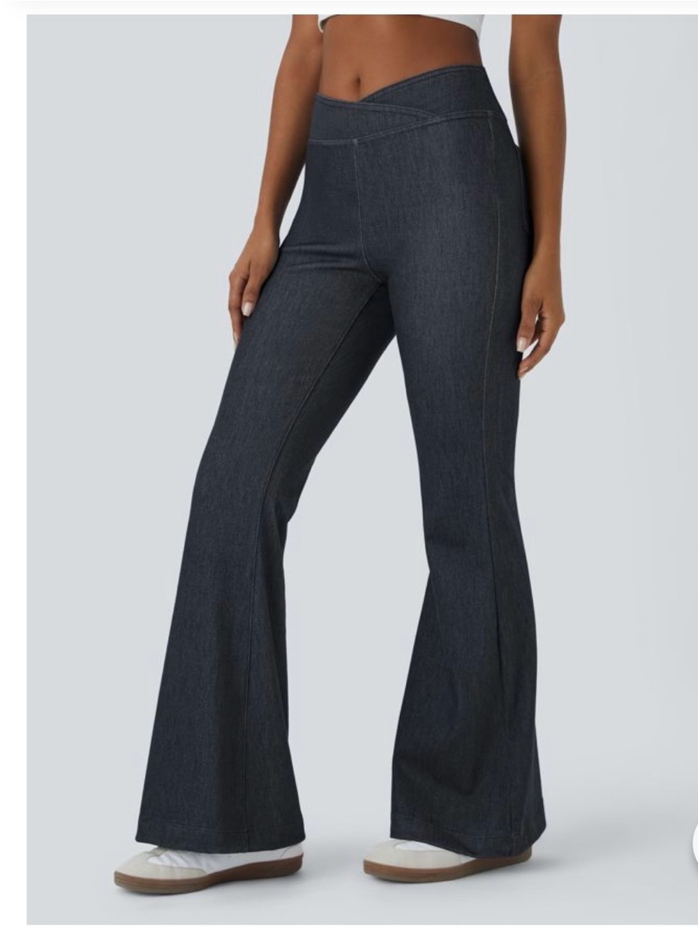 NWT Halara Flex™ High Waisted Crossover Pocket Casual Flare Jeans - MED